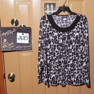 🐣Black and white leopard print blouse